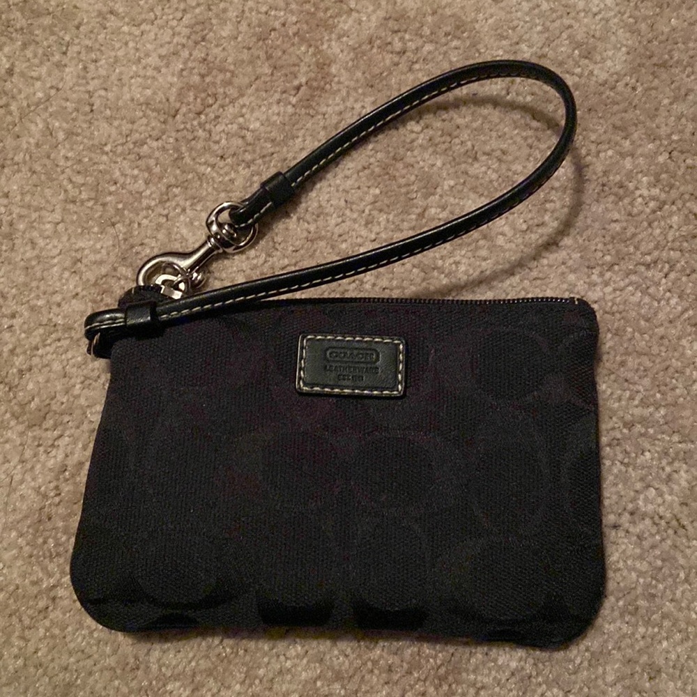 Coach wristlet black